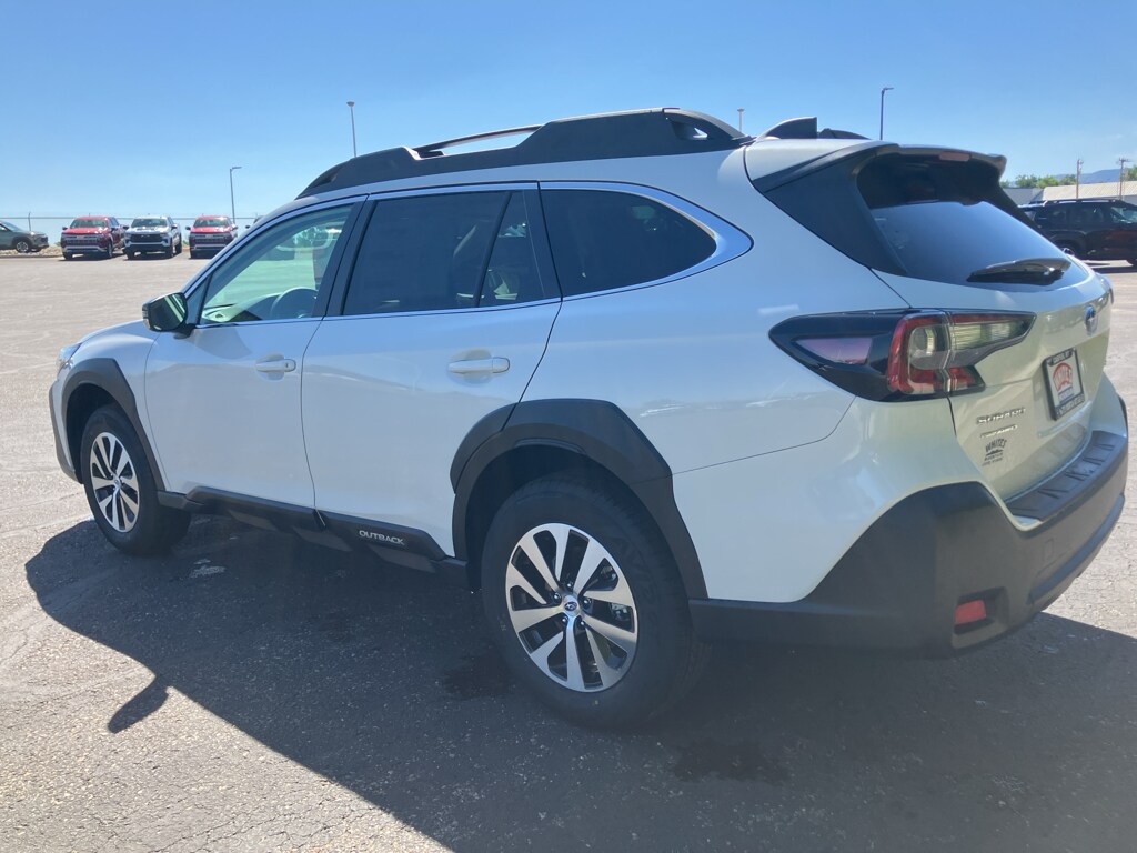 2025 Subaru Outback Premium photo 2