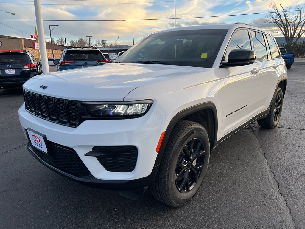 Used 2025 Jeep Grand Cherokee Altitude X Sport Utility