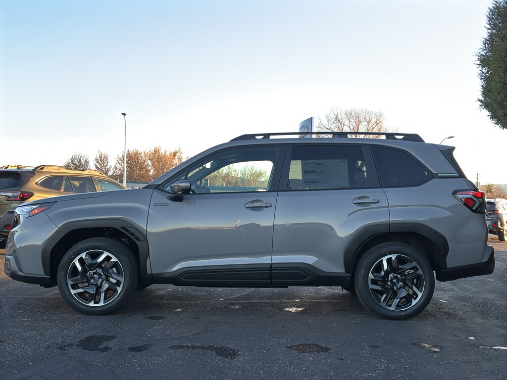 2025 Subaru Forester Premium photo 2