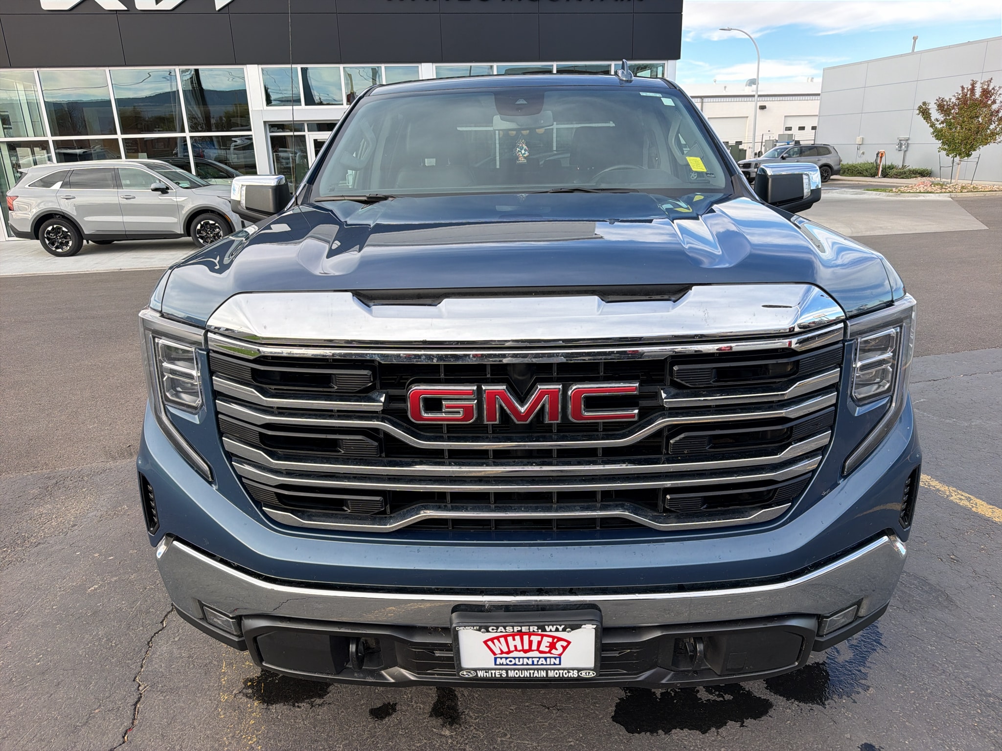 2024 GMC Sierra 1500 SLT - Photo 11