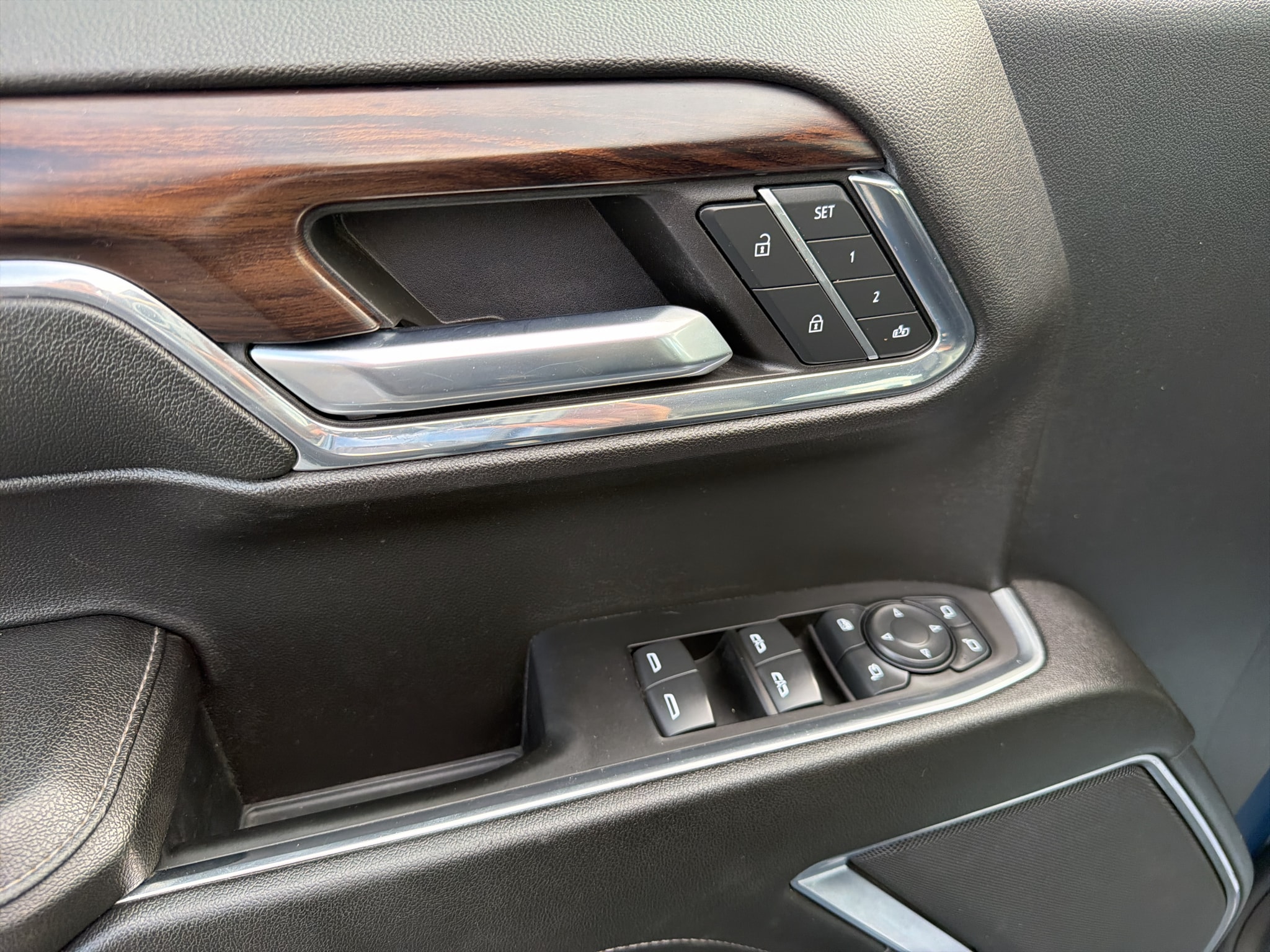 2024 GMC Sierra 1500 SLT - Photo 12