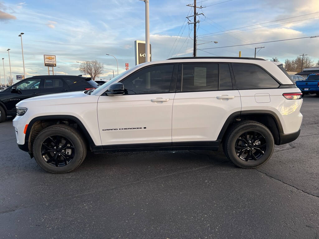 Used 2025 Jeep Grand Cherokee Altitude X Sport Utility