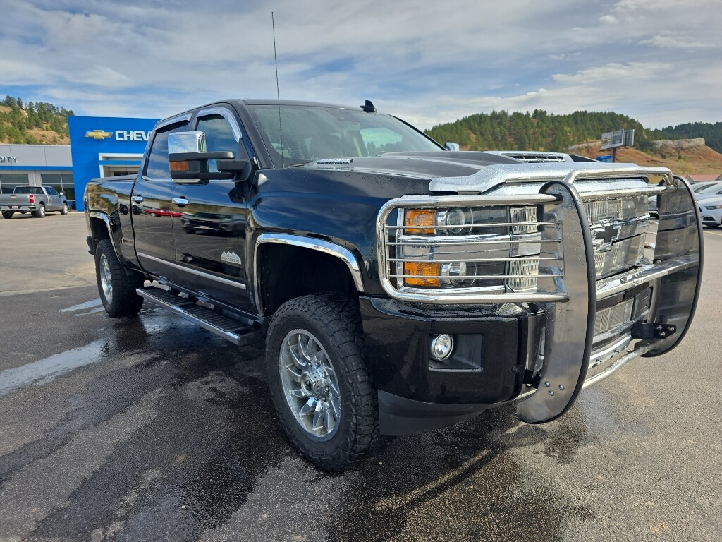 2017 Chevrolet Silverado High Country photo 4