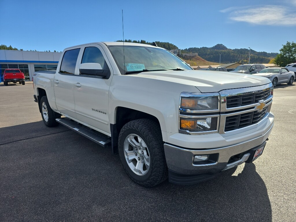 2015 Chevrolet Silverado LT photo 4