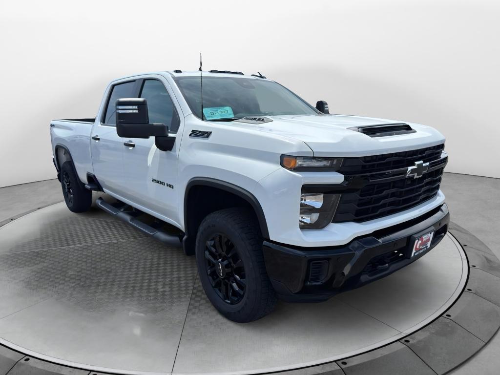 2025 Chevrolet Silverado 2500HD Custom photo 8