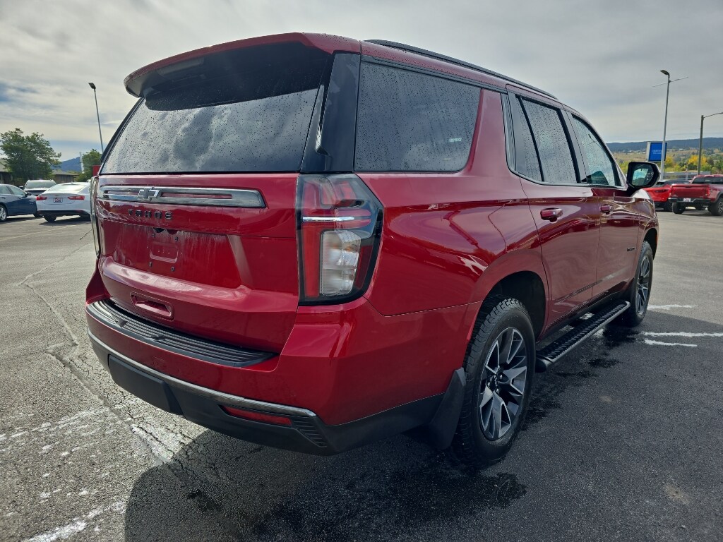 2021 Chevrolet Tahoe Z71 photo 2