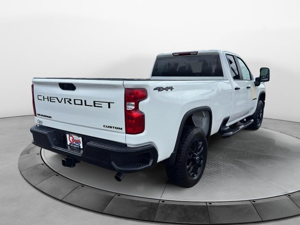 2025 Chevrolet Silverado 2500HD Custom photo 4