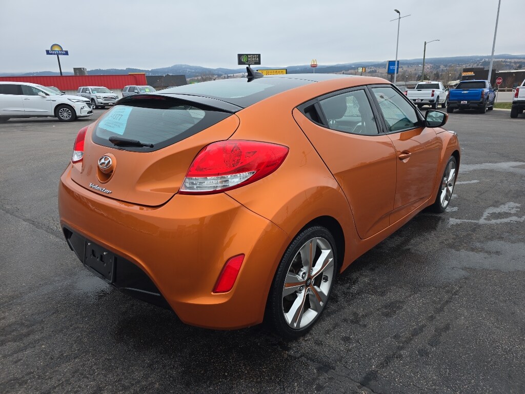 2016 Hyundai Veloster Base photo 3