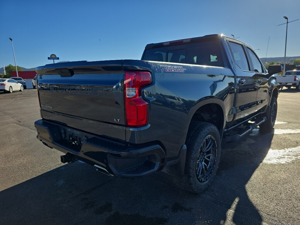 2019 Chevrolet Silverado LT Trail Boss photo 3