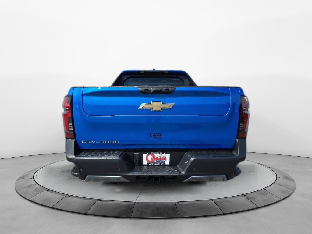 2025 Chevrolet Silverado EV LT photo 4