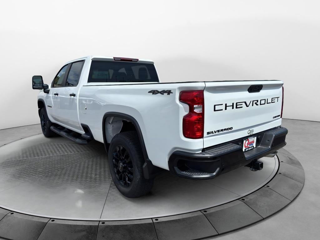 2025 Chevrolet Silverado 2500HD Custom photo 4