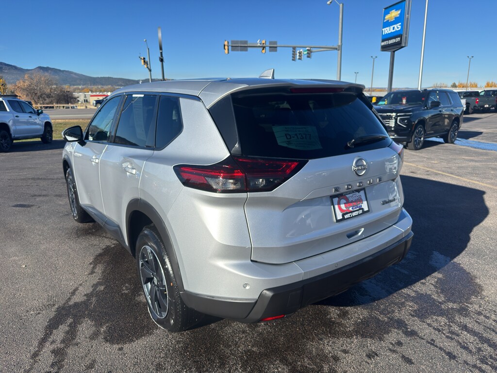 2024 Nissan Rogue SV AWD photo 2