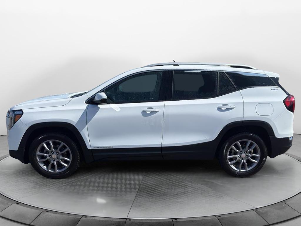 2024 Gmc Terrain SLT photo 2
