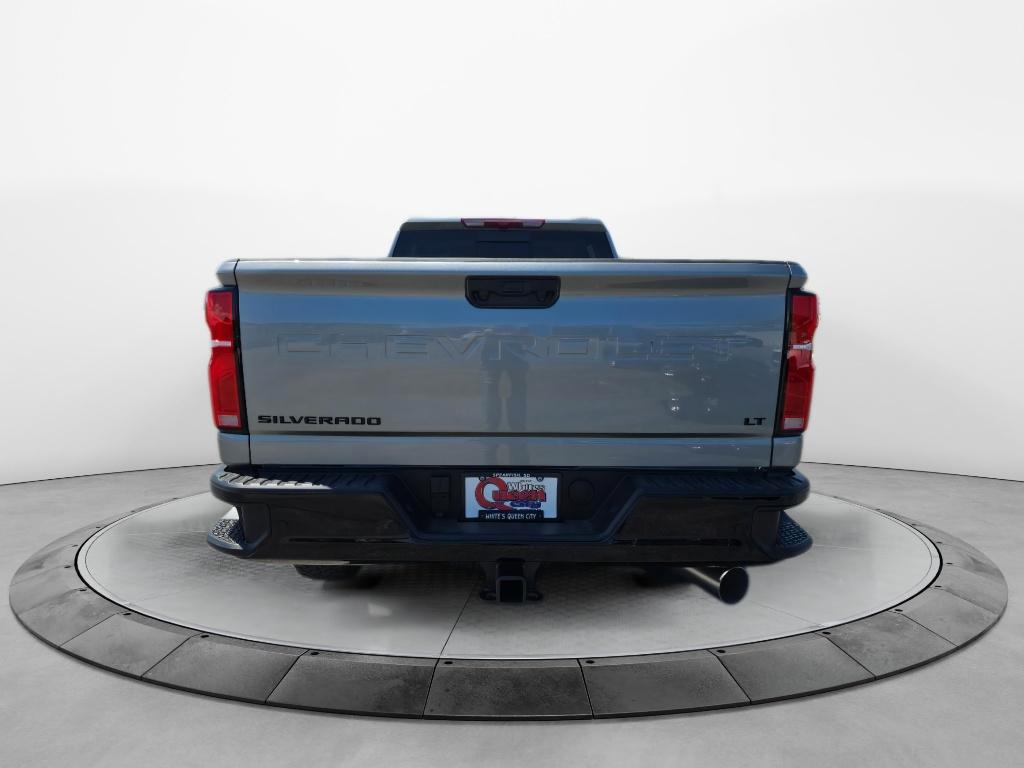 2025 Chevrolet Silverado 2500HD LT photo 4