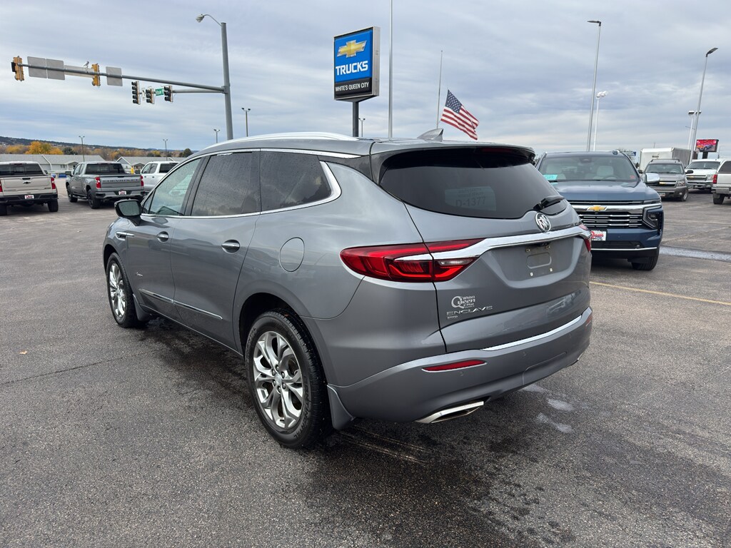 2021 Buick Enclave Avenir photo 2