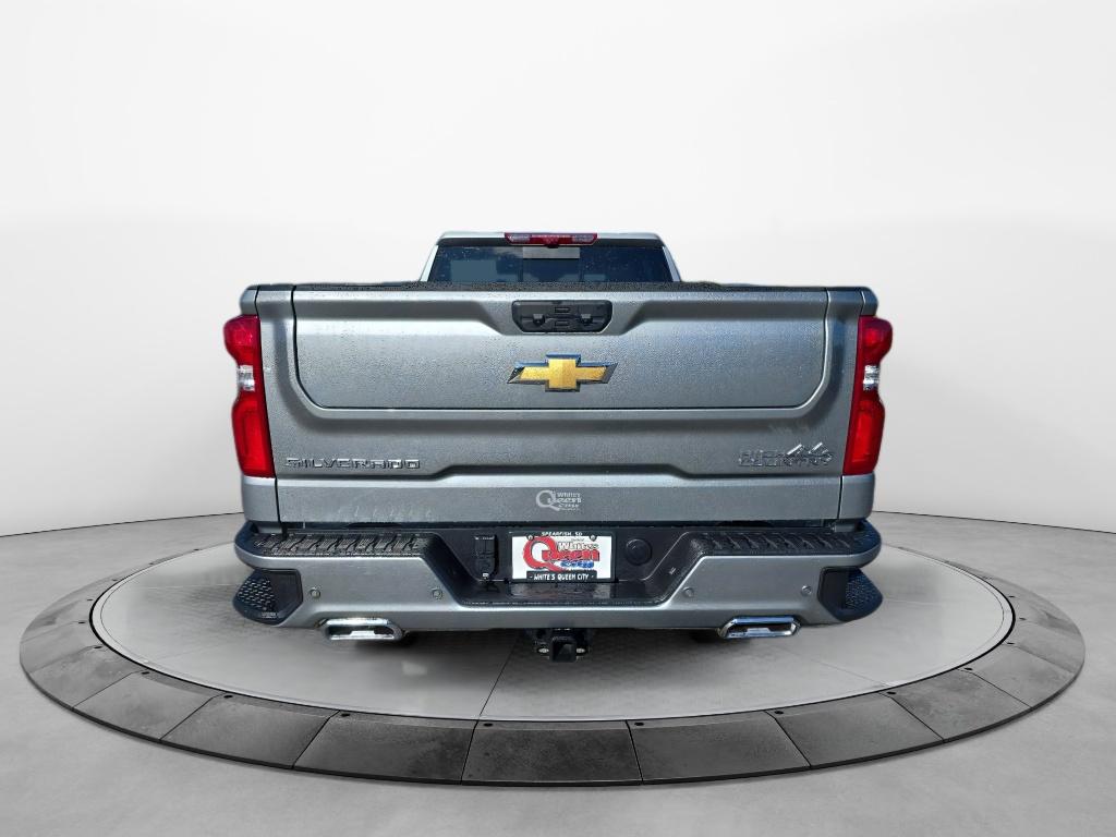 2025 Chevrolet Silverado 1500 LT photo 4