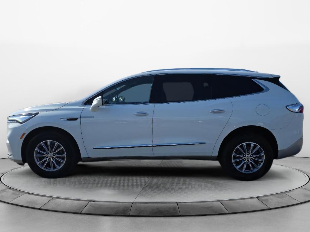 2024 Buick Enclave Premium photo 2