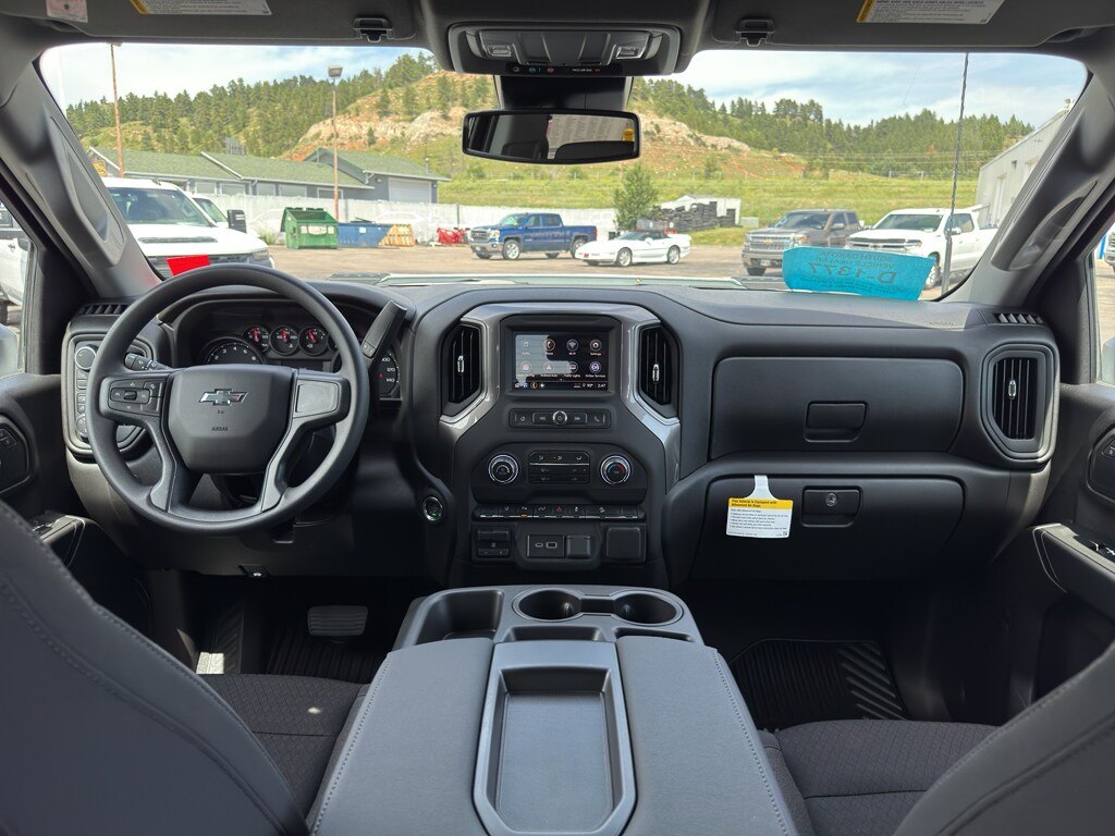 2025 Chevrolet Silverado 2500HD Custom photo 14