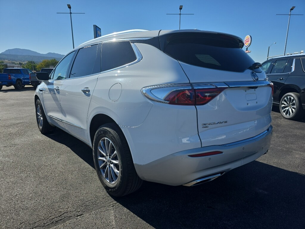 2024 Buick Enclave Premium photo 2
