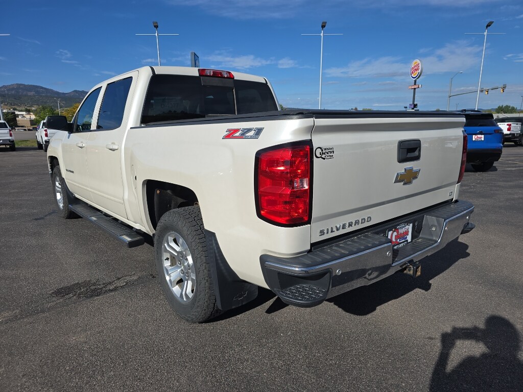 2015 Chevrolet Silverado LT photo 2