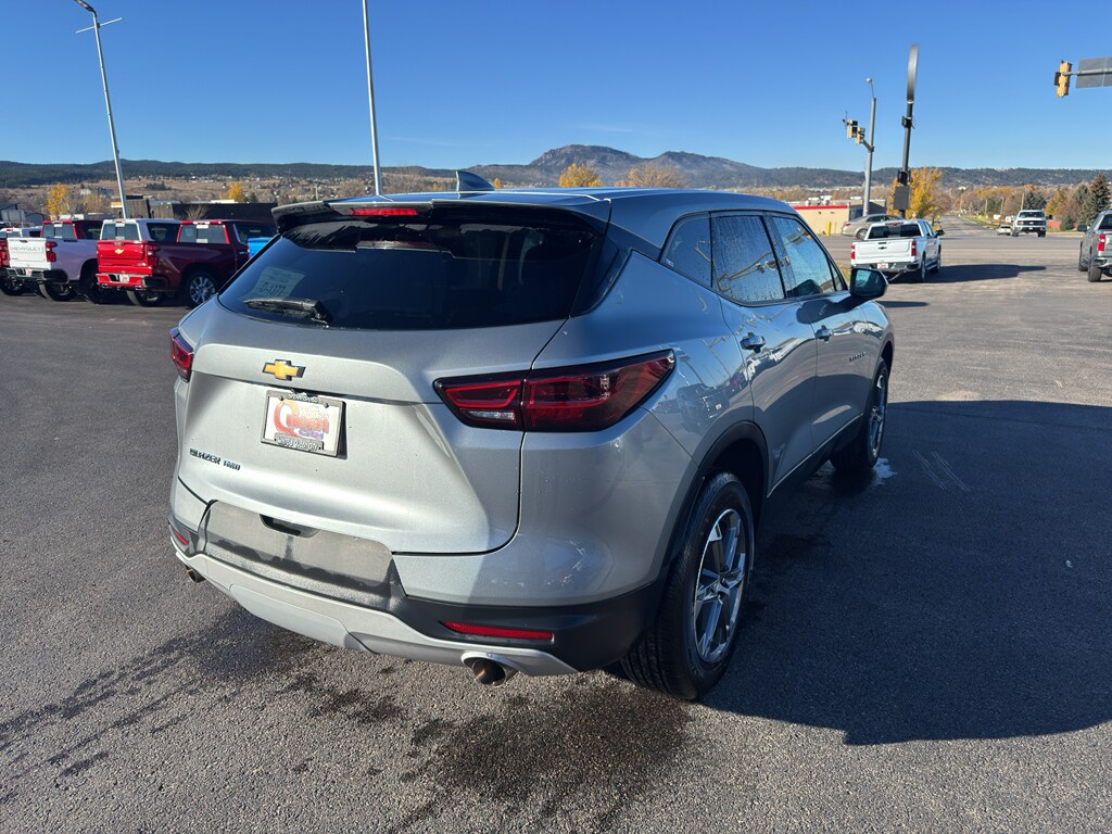 2025 Chevrolet Blazer 2LT photo 3