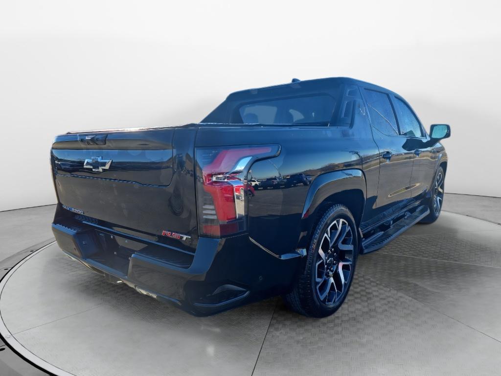 2024 Chevrolet Silverado EV RST photo 2