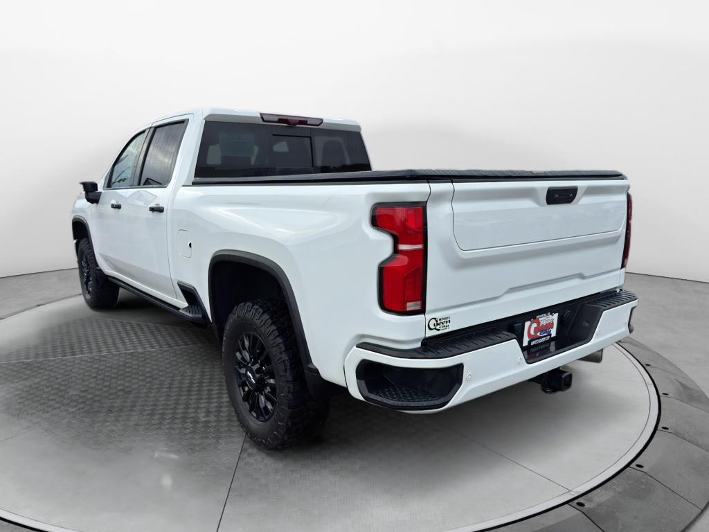 2024 Chevrolet Silverado 2500HD LTZ photo 2