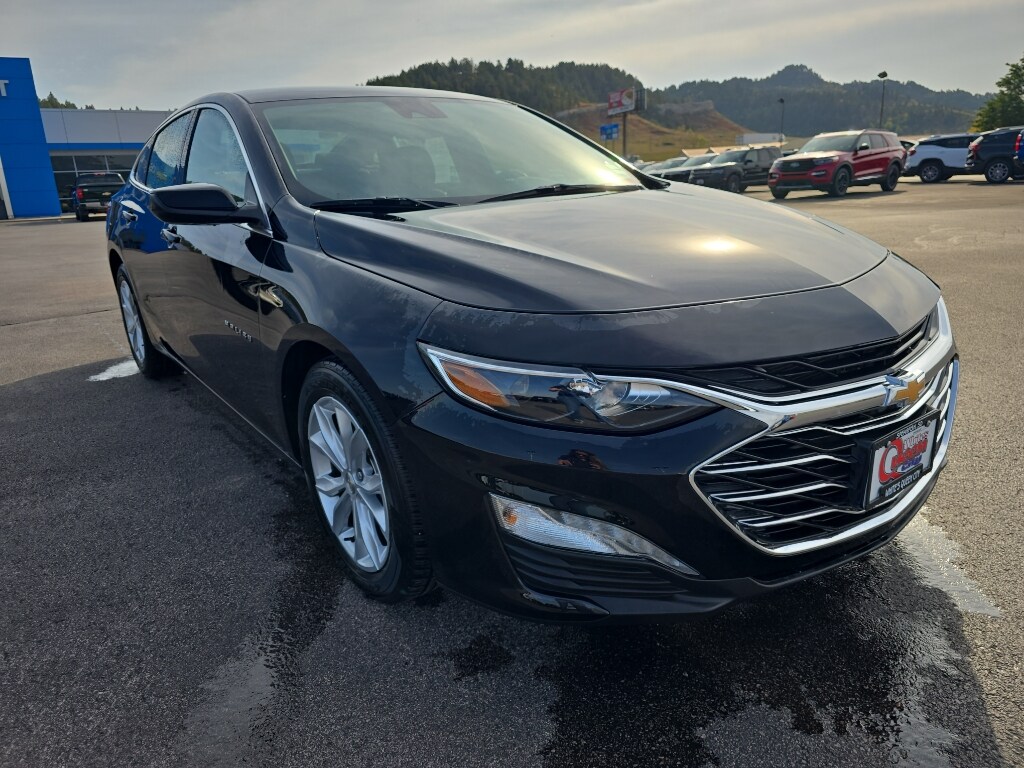 2024 Chevrolet Malibu 1LT photo 3