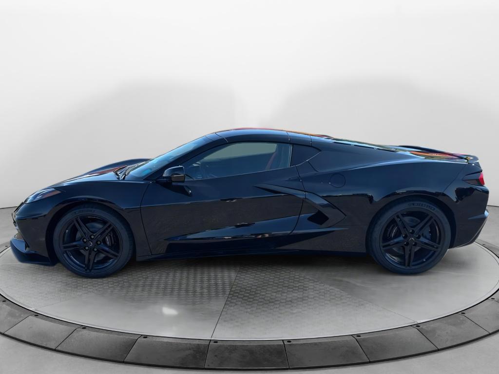 2025 Chevrolet Corvette Stingray 2LT photo 2