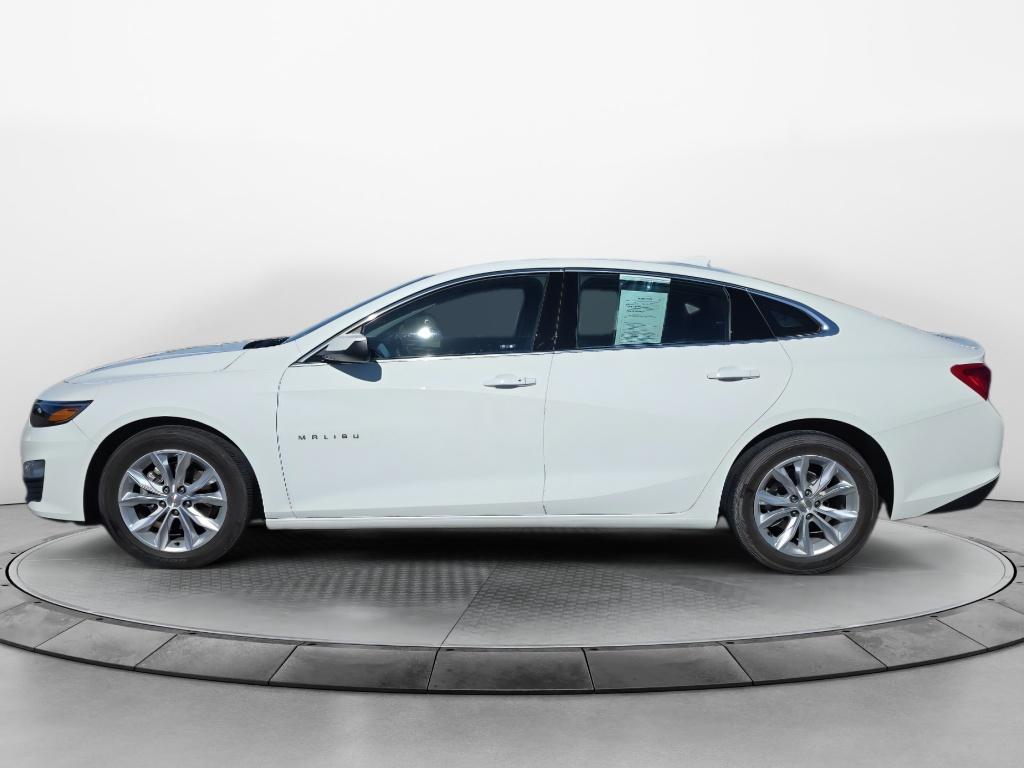 2024 Chevrolet Malibu 1LT photo 2