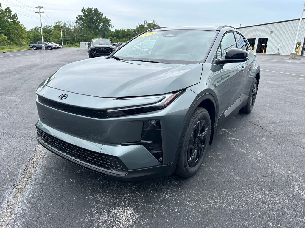 New 2026 Toyota C-HR SE SUV