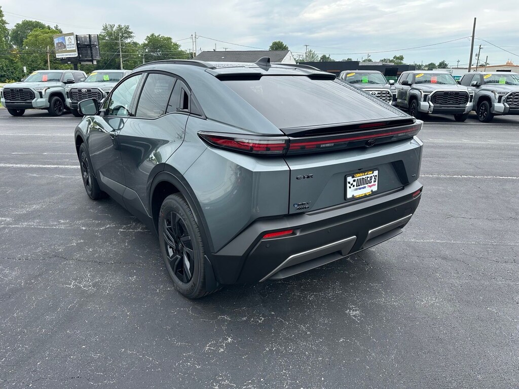New 2026 Toyota C-HR SE SUV