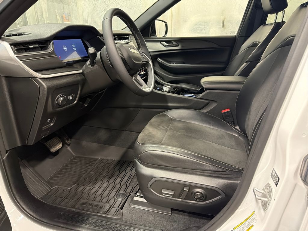 Used 2023 Jeep Grand Cherokee Altitude X SUV