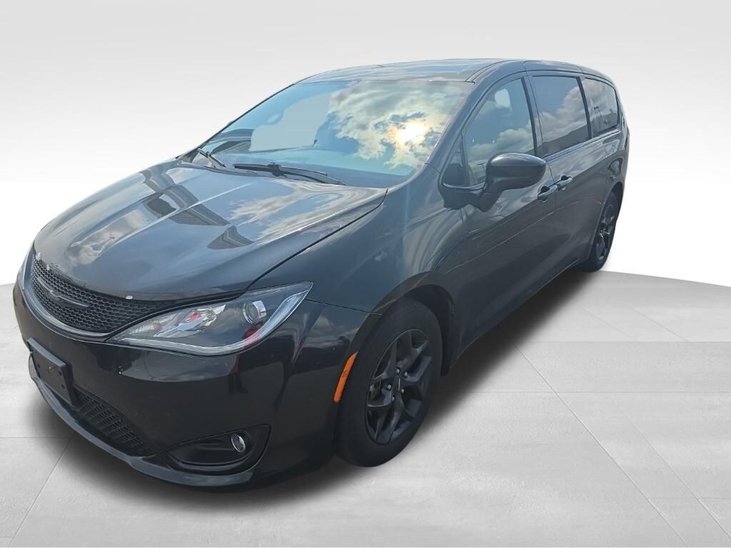Used 2019 Chrysler Pacifica Touring Plus Minivan/Van