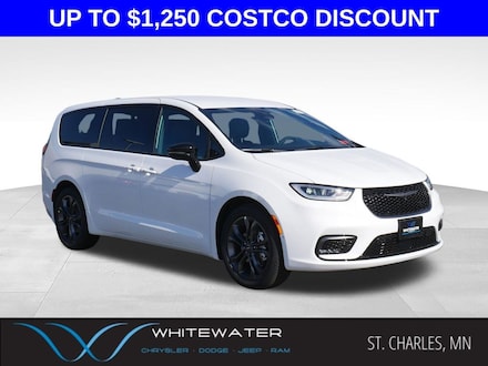 2026 Chrysler Pacifica Select Passenger Van