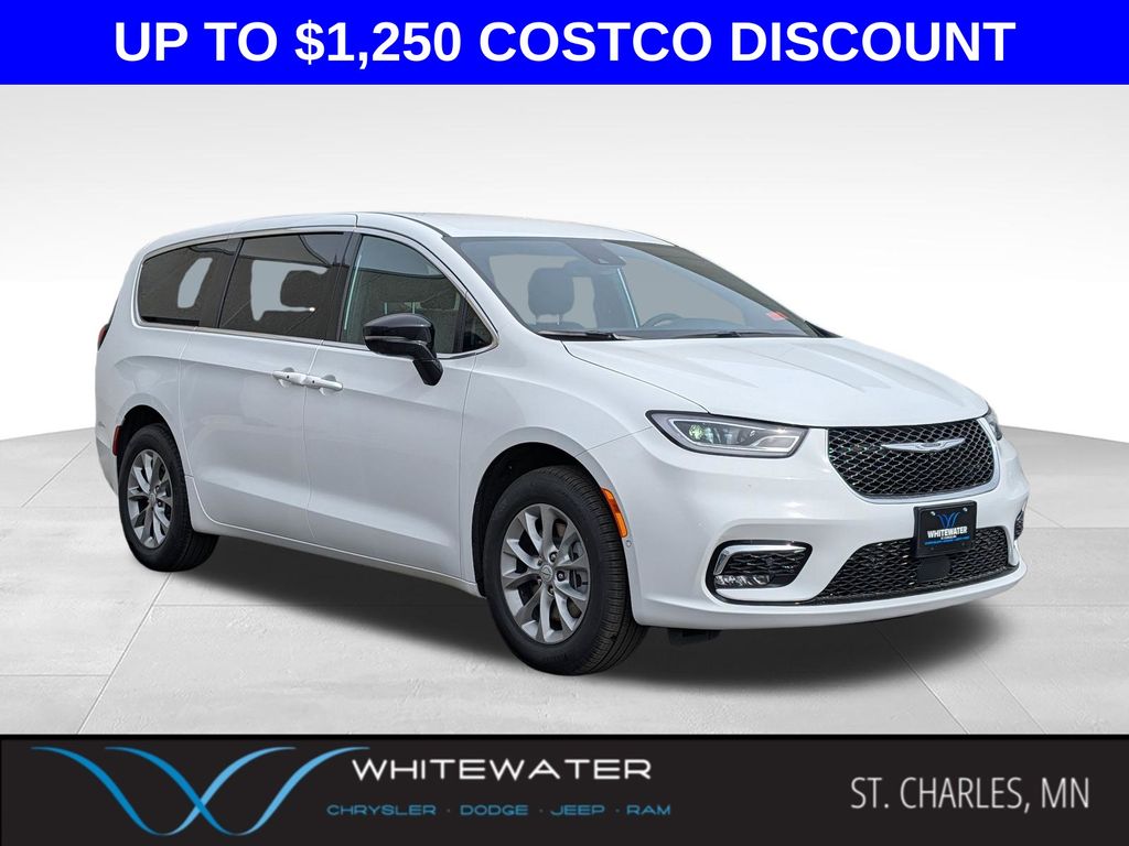 2026 Chrysler Pacifica Select AWD's photo