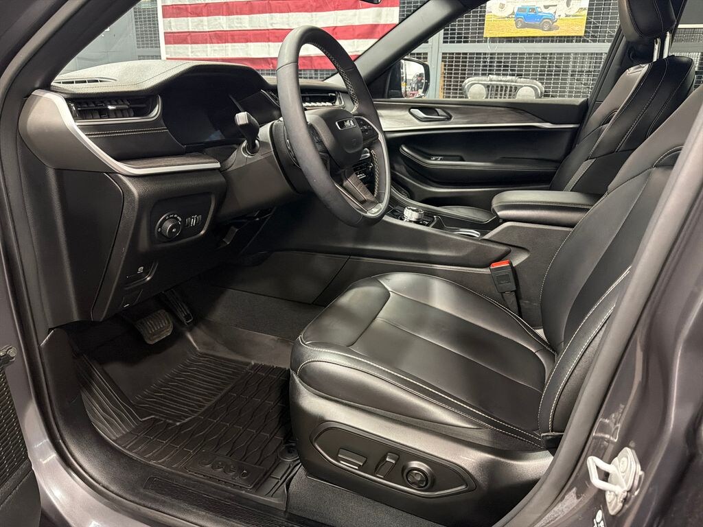Used 2025 Jeep Grand Cherokee L Limited SUV