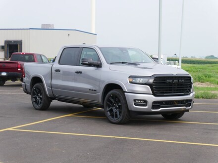 2026 Ram 1500 LARAMIE CREW CAB 4X4 5'7 BOX Pickup