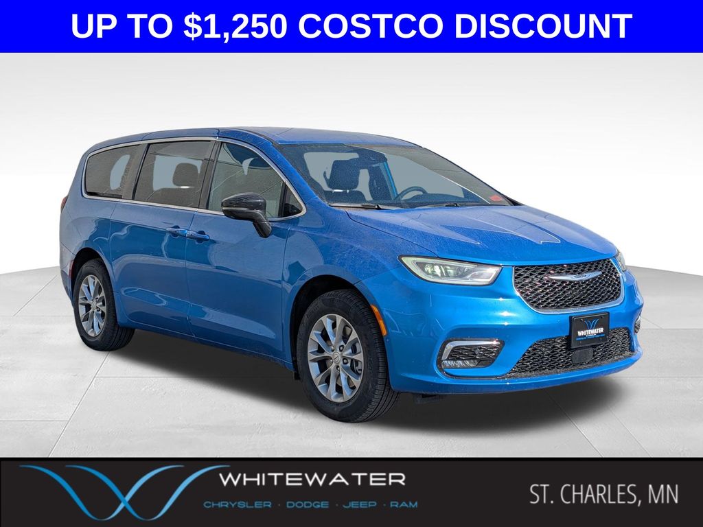 2026 Chrysler Pacifica Select AWD's photo