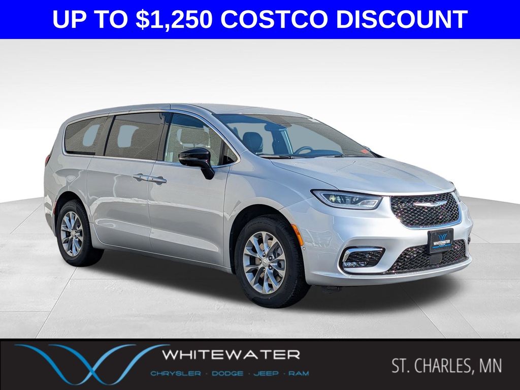 2026 Chrysler Pacifica Select AWD's photo