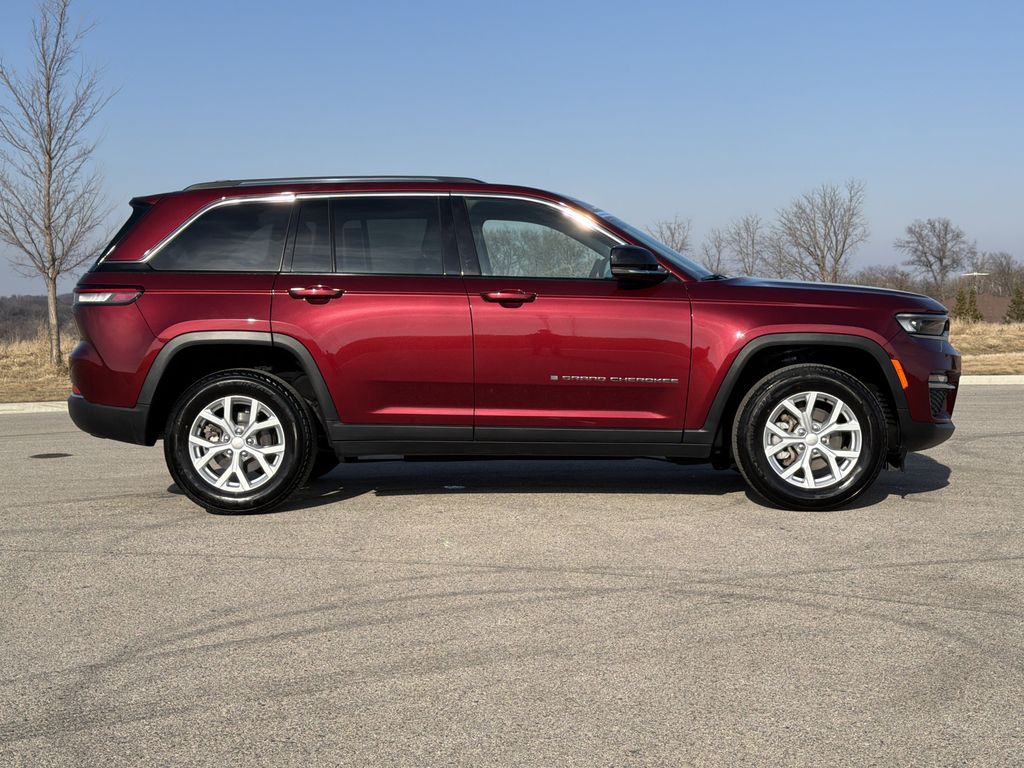 Used 2023 Jeep Grand Cherokee Limited with VIN 1C4RJHBG6PC507698 for sale in Saint Charles, Minnesota