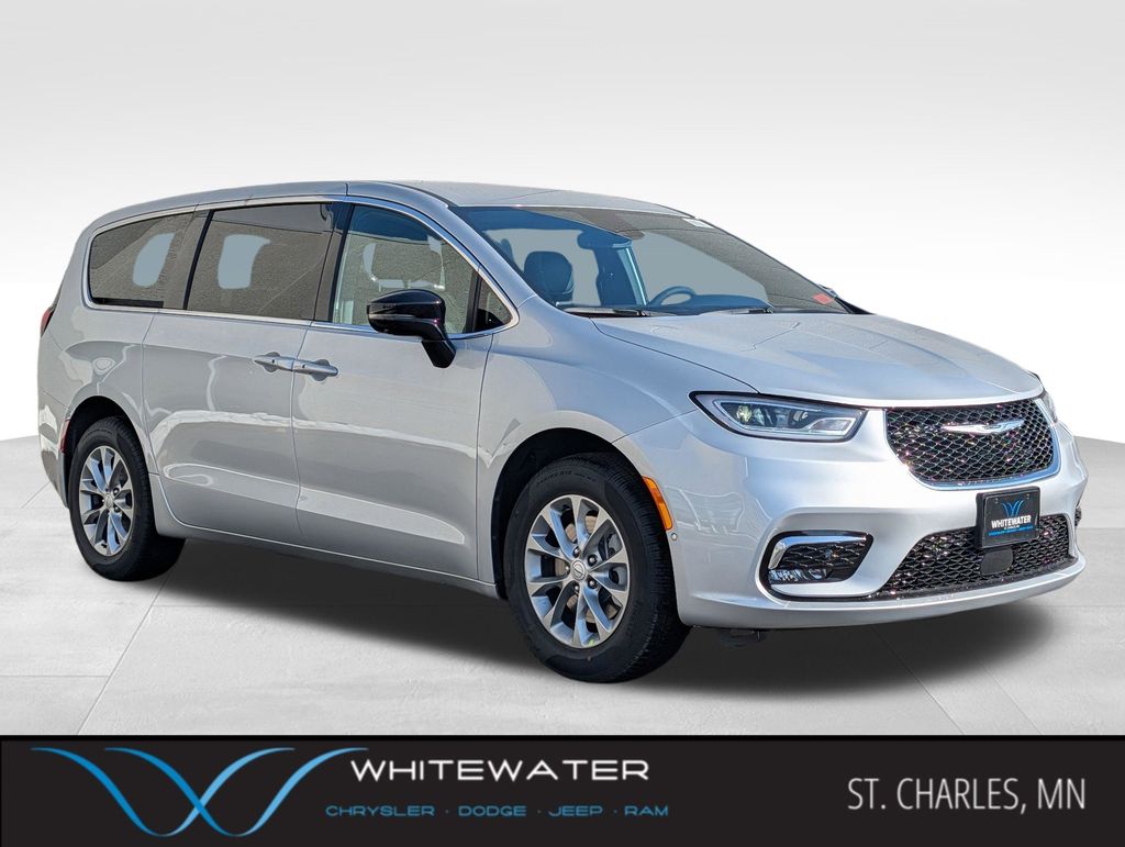 2026 Chrysler Pacifica Passenger Van 