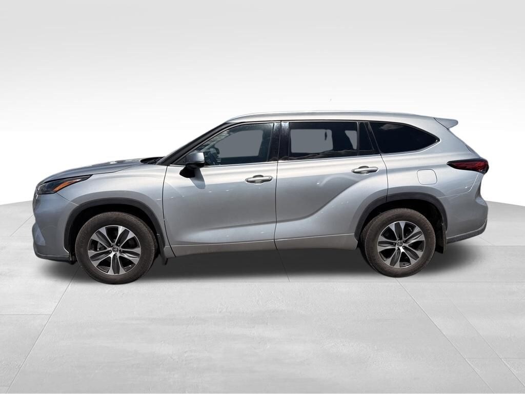 Used 2021 Toyota Highlander XLE SUV