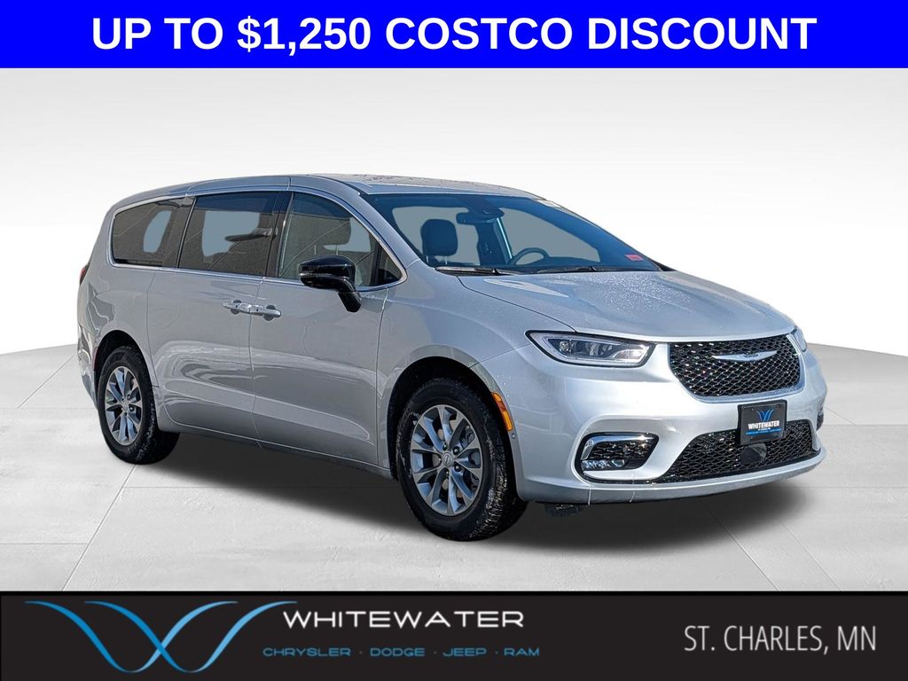 2026 Chrysler Pacifica Select AWD's photo