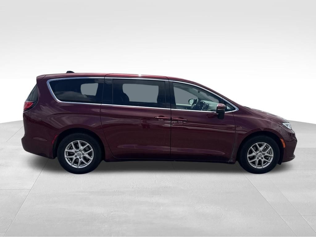 Used 2023 Chrysler Pacifica Touring L with VIN 2C4RC1BG7PR514426 for sale in Saint Charles, Minnesota