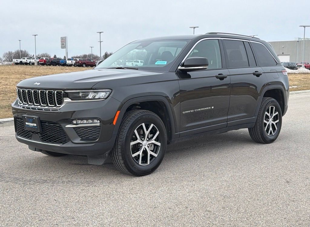 Used 2024 Jeep Grand Cherokee Limited with VIN 1C4RJHBG4RC699268 for sale in Saint Charles, Minnesota