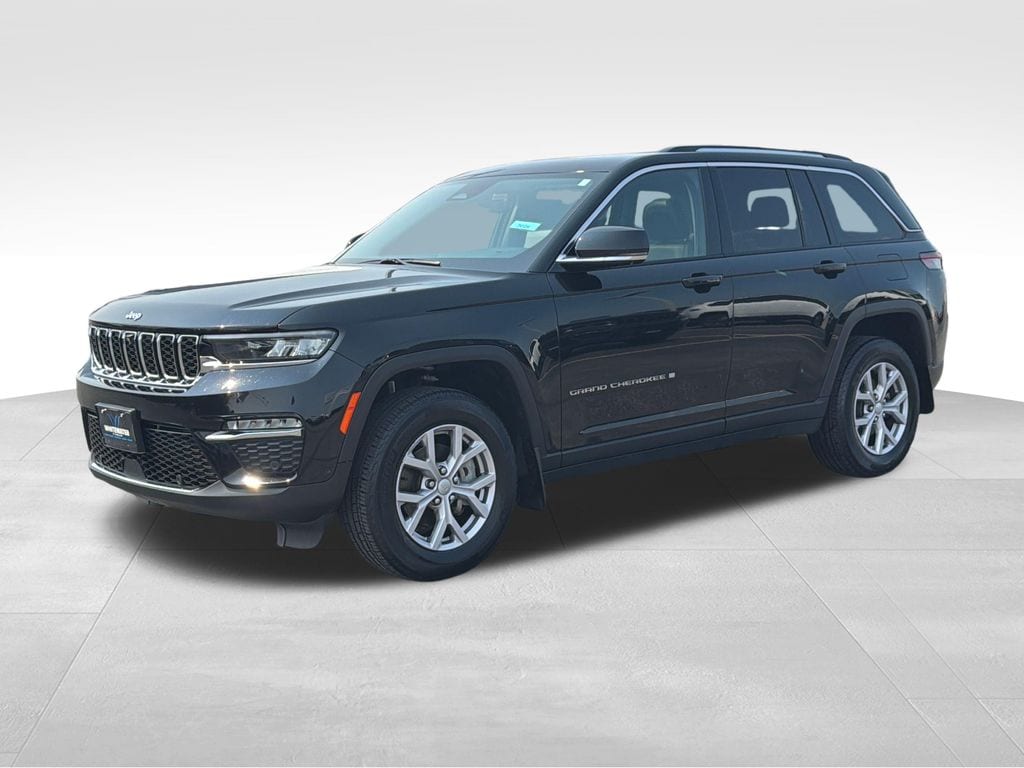 Used 2022 Jeep Grand Cherokee Limited with VIN 1C4RJHBGXN8585885 for sale in Saint Charles, Minnesota
