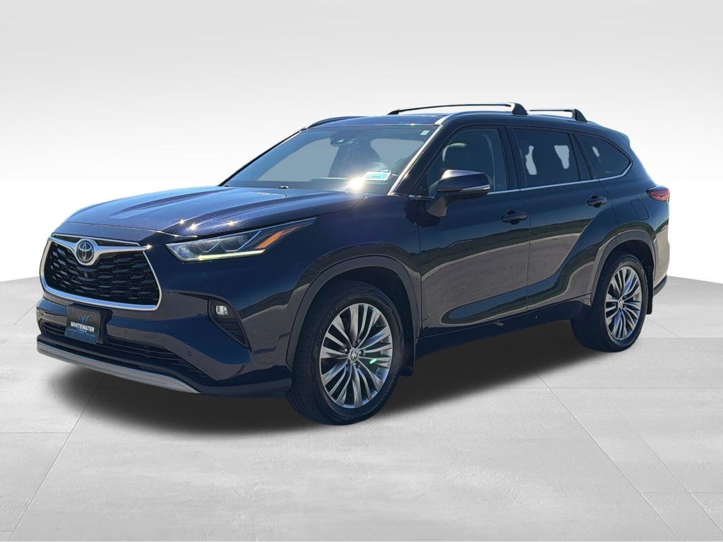 Used 2020 Toyota Highlander Platinum with VIN 5TDFZRBH8LS035085 for sale in Saint Charles, Minnesota