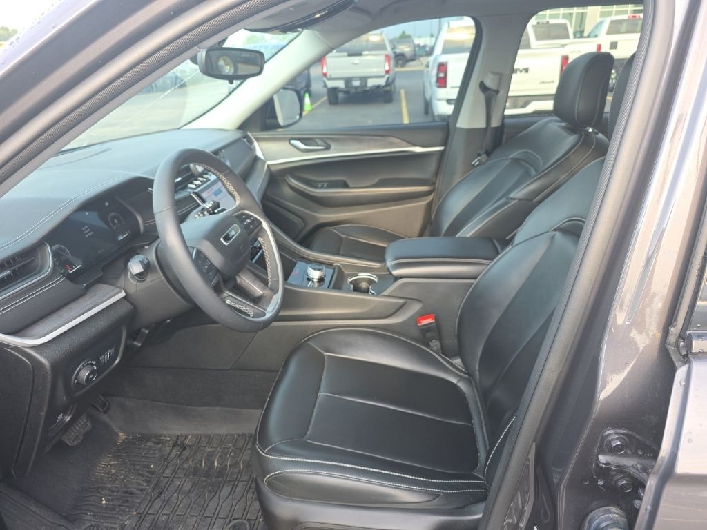 Used 2023 Jeep Grand Cherokee Limited SUV