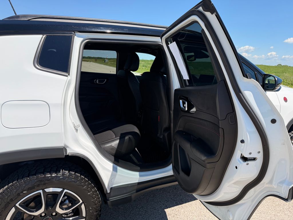 2025 Jeep Compass Trailhawk - Photo 19